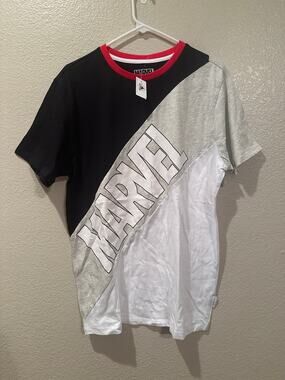 NWT Disney Parks Our Universe Marvel Ringer T-shirt Multi-Color Design Logo M